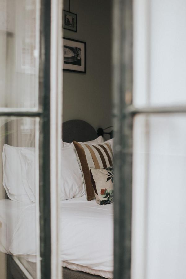 Finch Boutique Hotel, Downtown เดเวนเตอร์ ภายนอก รูปภาพ