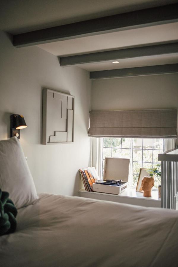 Finch Boutique Hotel, Downtown เดเวนเตอร์ ภายนอก รูปภาพ