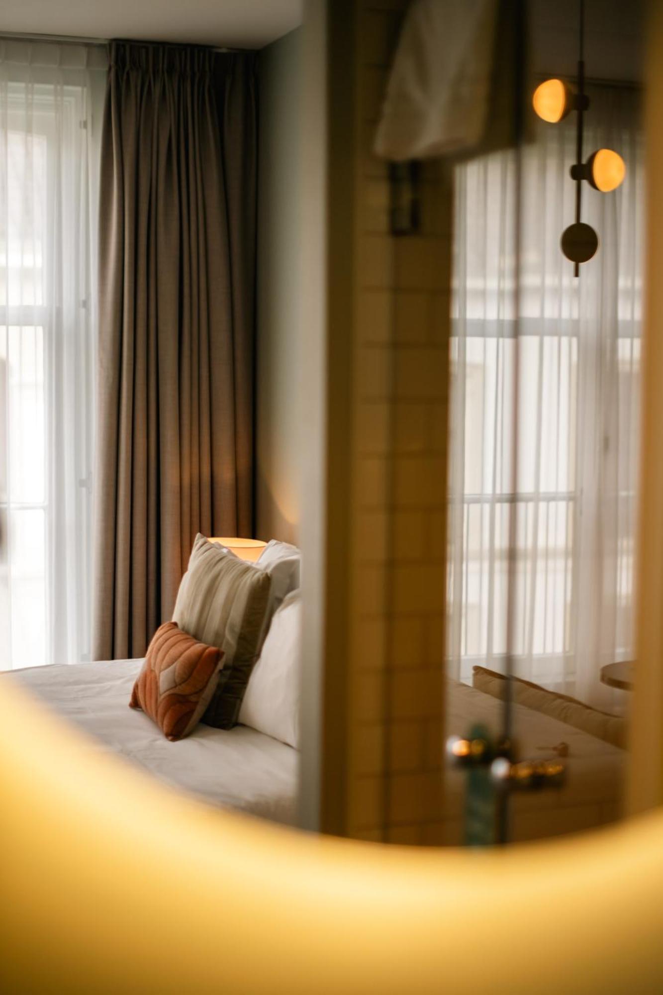 Finch Boutique Hotel, Downtown เดเวนเตอร์ ภายนอก รูปภาพ