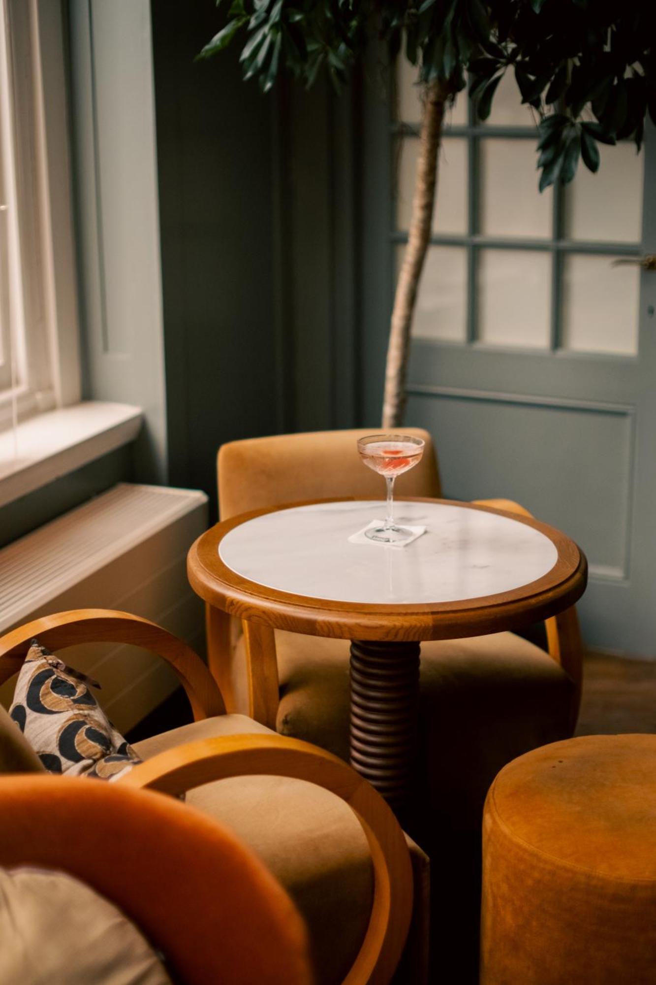 Finch Boutique Hotel, Downtown เดเวนเตอร์ ภายนอก รูปภาพ