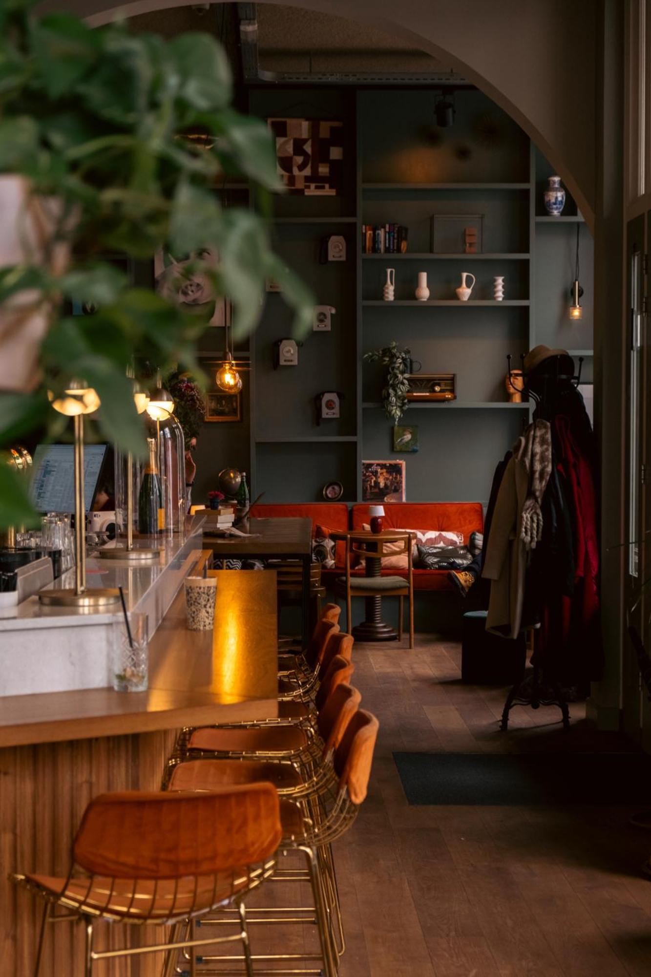 Finch Boutique Hotel, Downtown เดเวนเตอร์ ภายนอก รูปภาพ