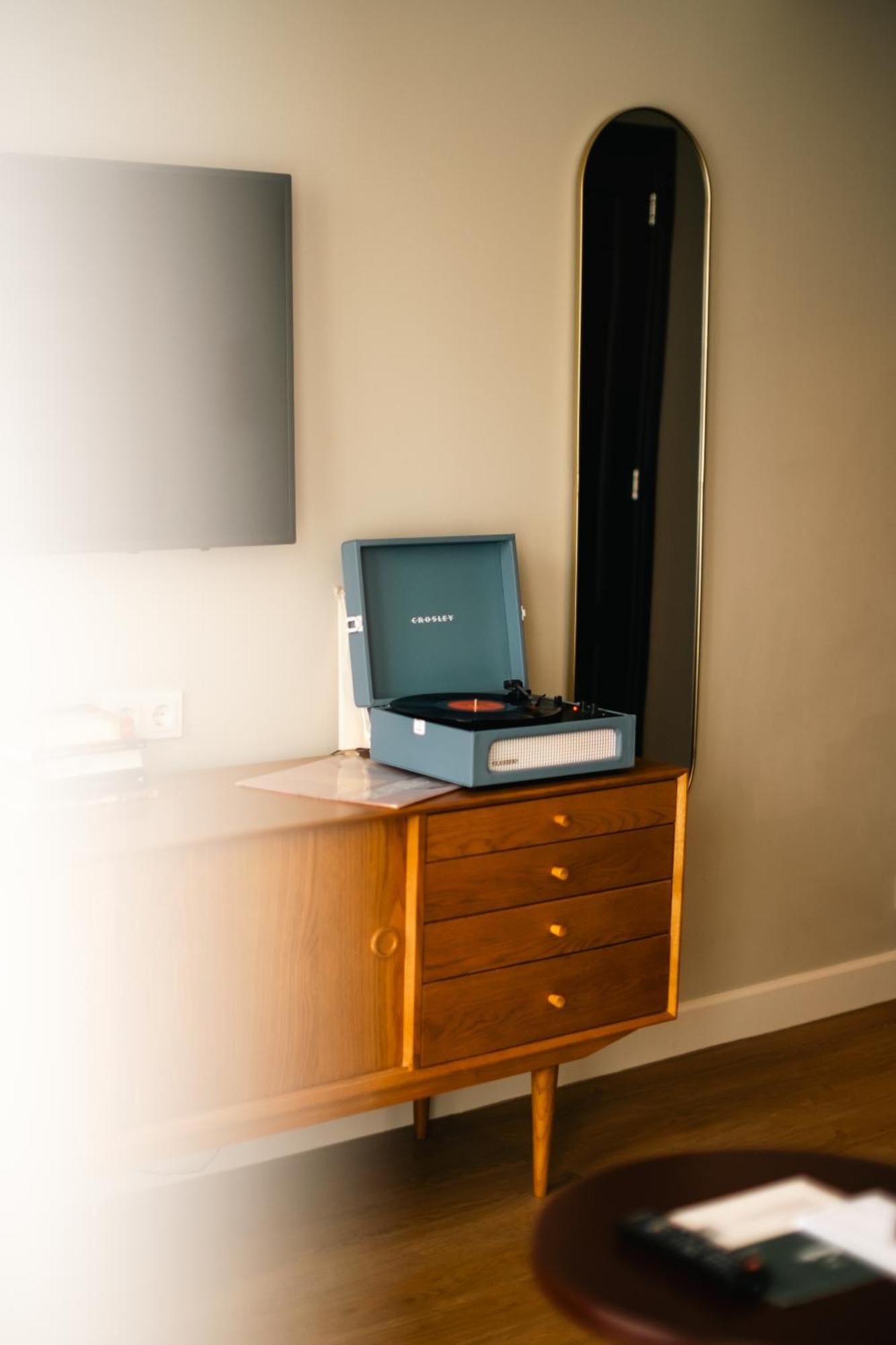 Finch Boutique Hotel, Downtown เดเวนเตอร์ ภายนอก รูปภาพ