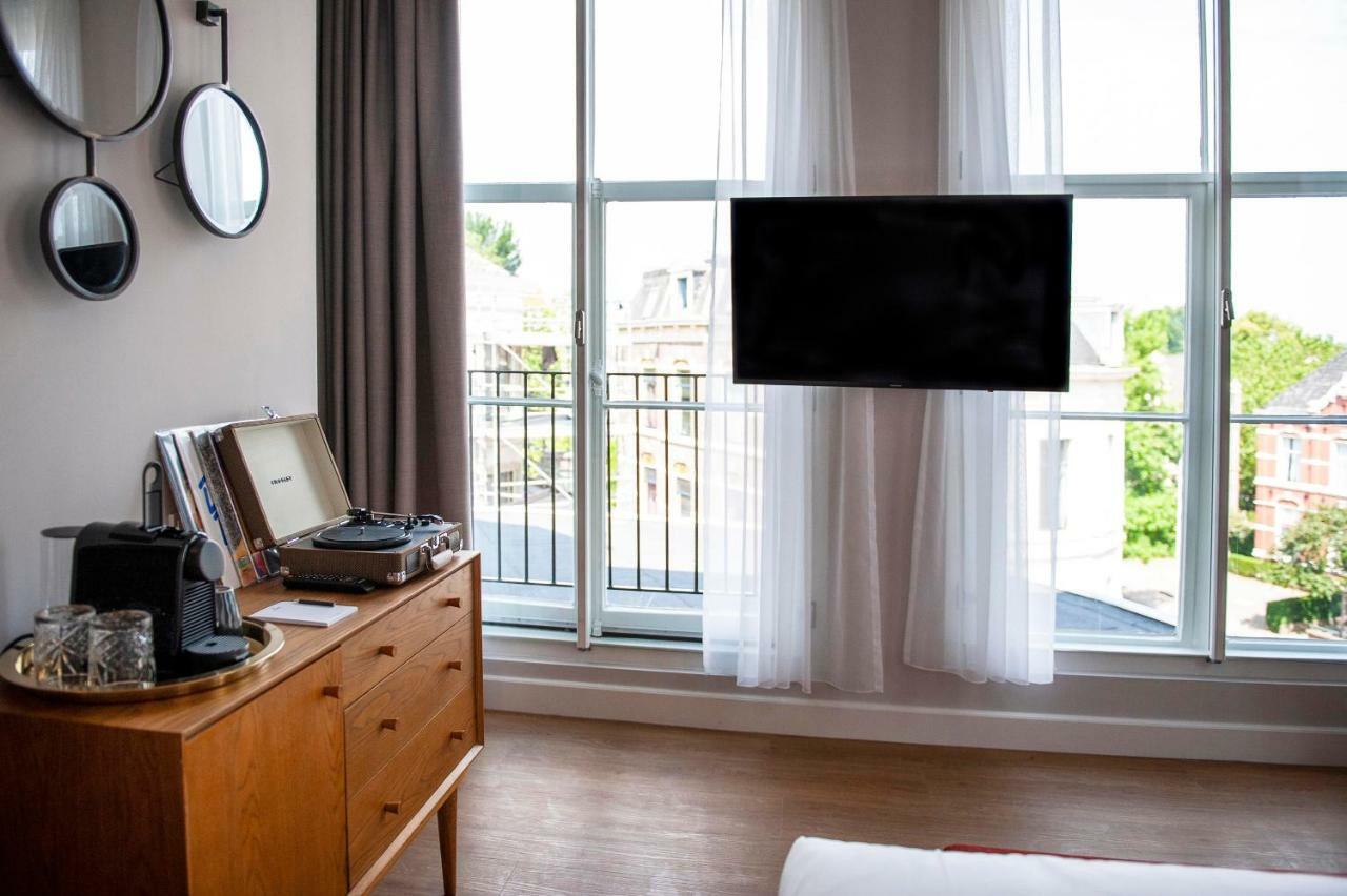 Finch Boutique Hotel, Downtown เดเวนเตอร์ ภายนอก รูปภาพ