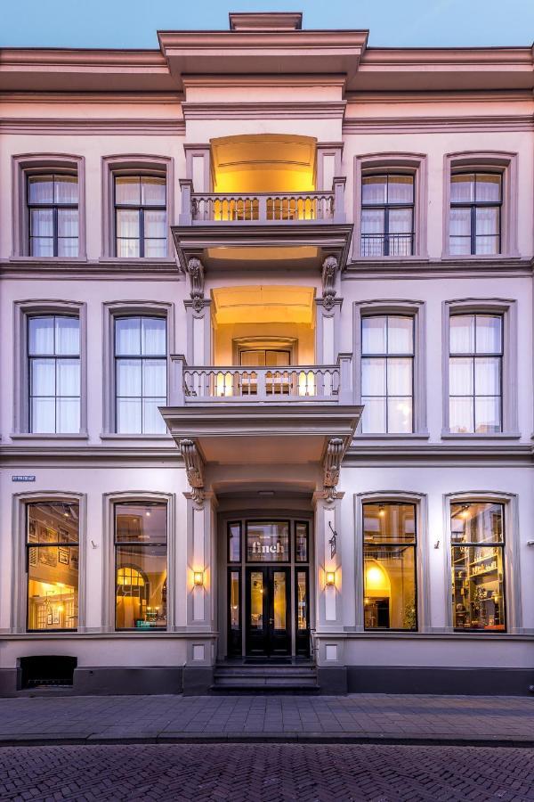 Finch Boutique Hotel, Downtown เดเวนเตอร์ ภายนอก รูปภาพ
